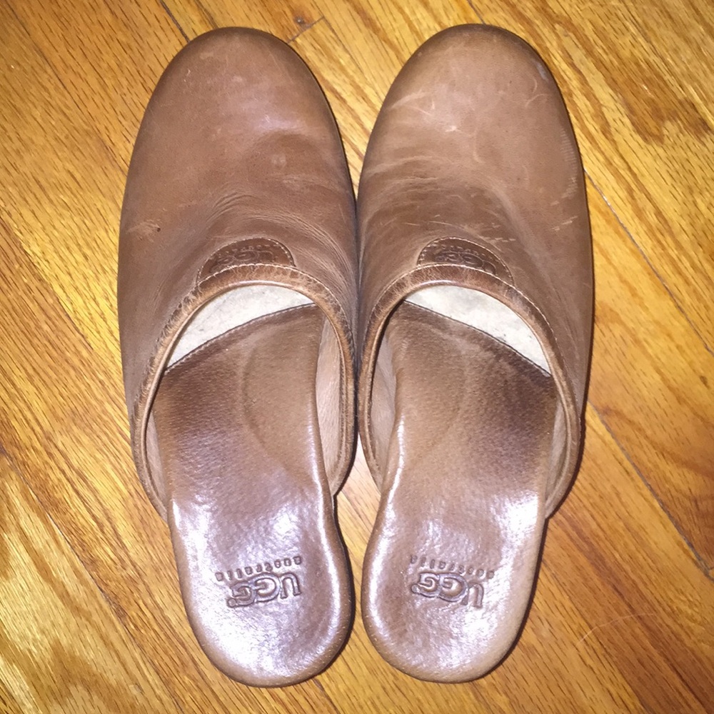 Ugg Leather Clogs Size 6